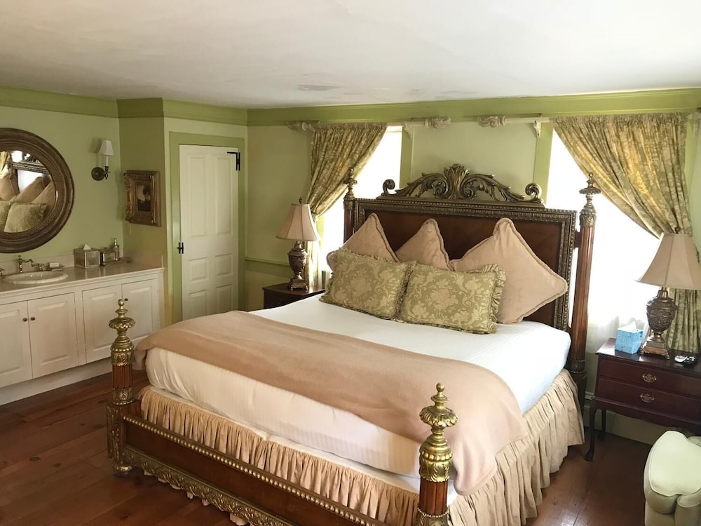 Admiral Farragut Inn - photo 6