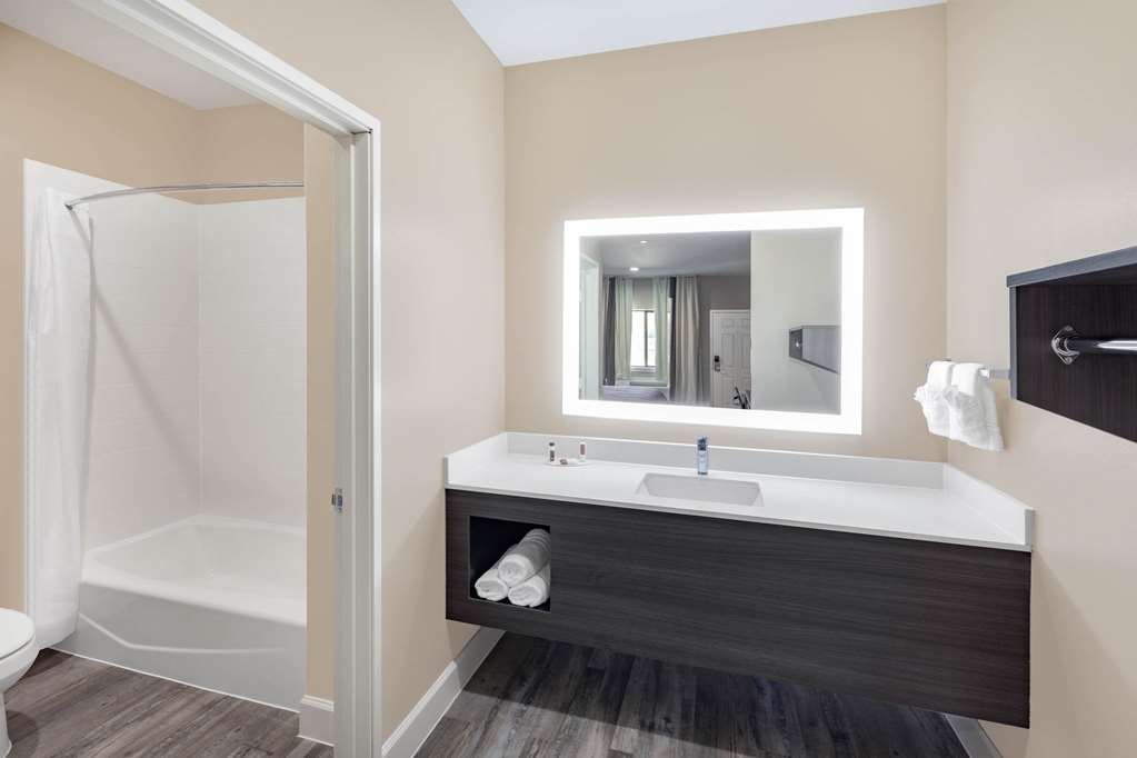 Super 8 by Wyndham Houston NW Beltway 8 West Rd - photo 21