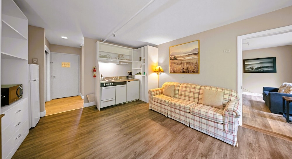 Evergreen Valley Inn - photo 59