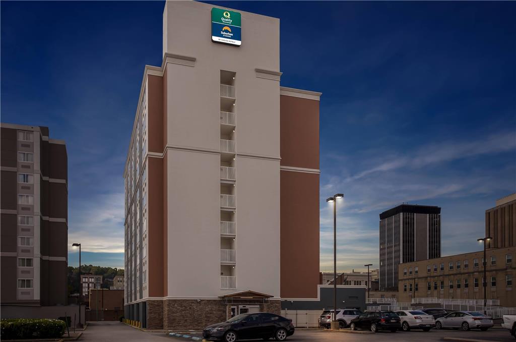 Suburban Studios Charleston Civic Center — hotel near Yeager Airport