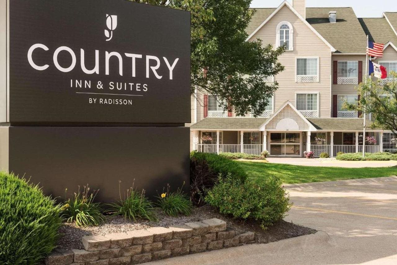 Country Inn & Suites by Radisson Davenport Quad Cities - featured photo