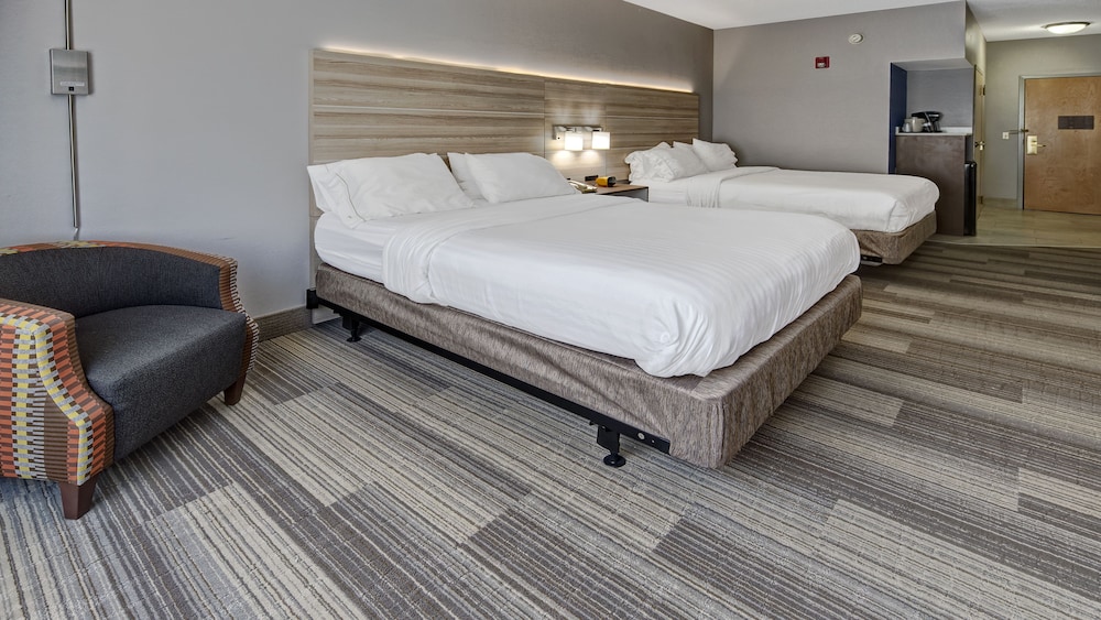 Holiday Inn Express & Suites London by IHG - photo 8
