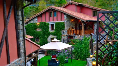 Apartamentos Rurales & Spa La Bárcena — 4-Star Luxury Hotel in Camaleno, Spain