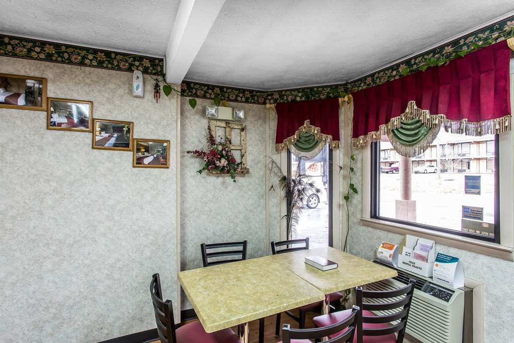 Rodeway Inn Goodlettsville South - photo 23
