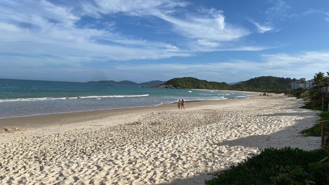 Casa Familiar Na Exuberante Praia de 4 Ilhas.