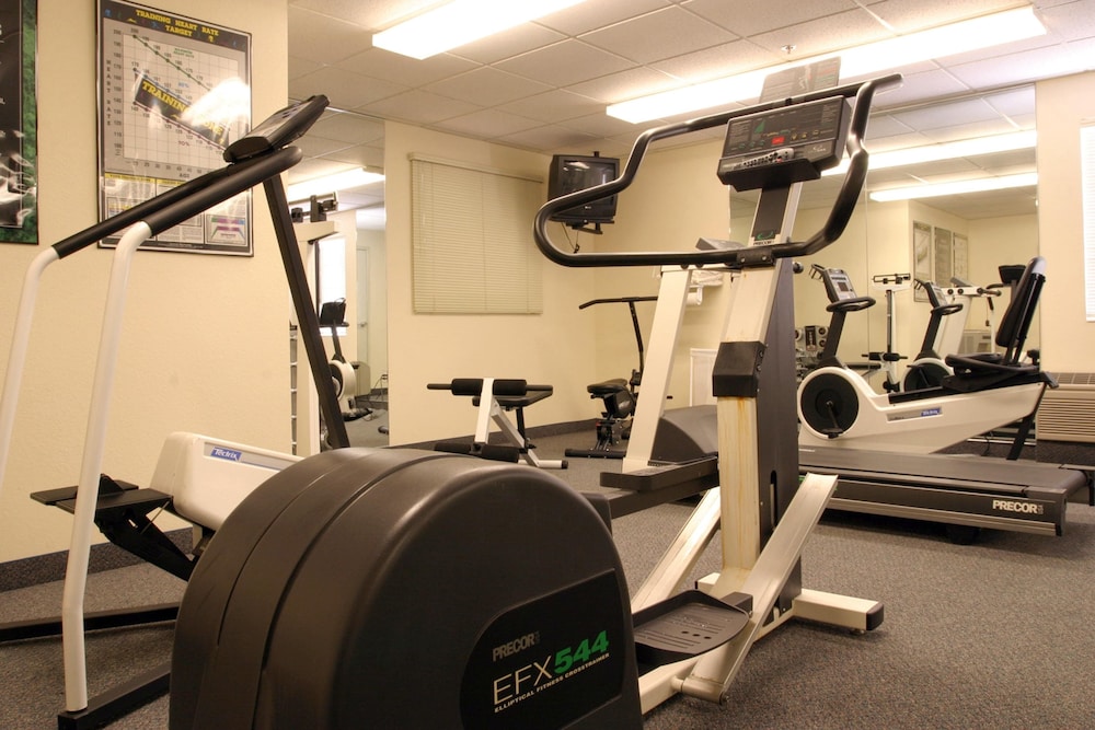 Candlewood Suites Rockford by IHG - photo 18