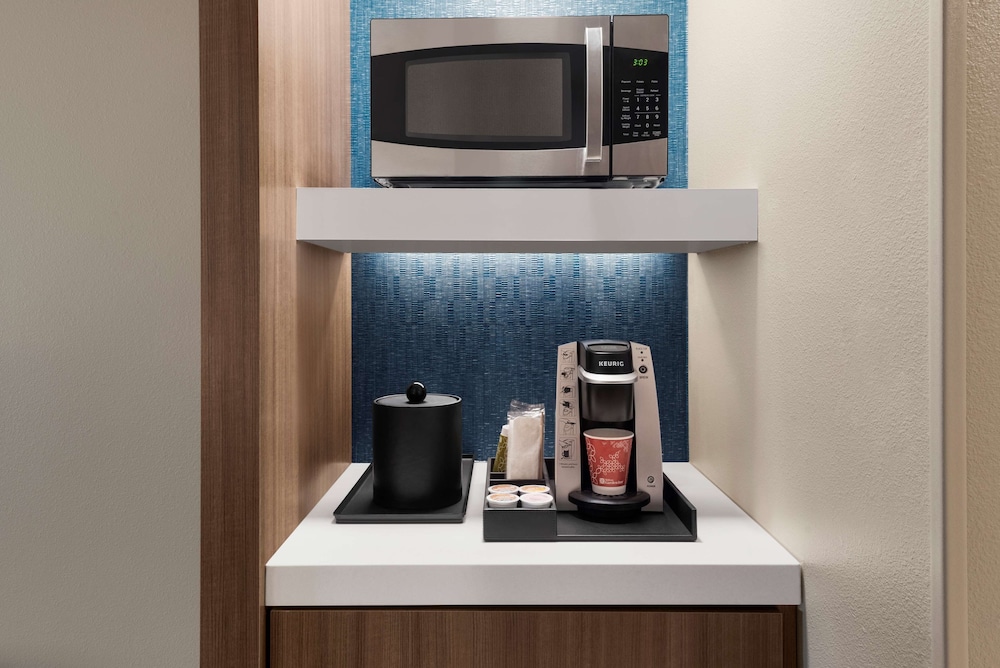 Hilton Garden Inn Milwaukee Brookfield Conference Center WI - photo 14