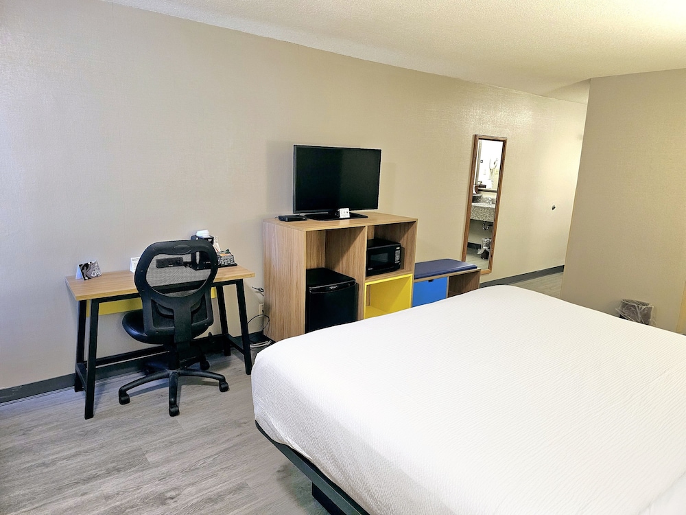 Days Inn by Wyndham Rolla - photo 12