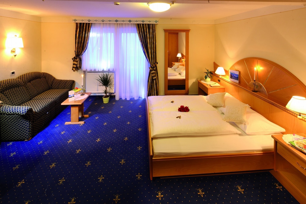 Sonnenhotel Adler — 4-Star Luxury Hotel in Villandro, Italy