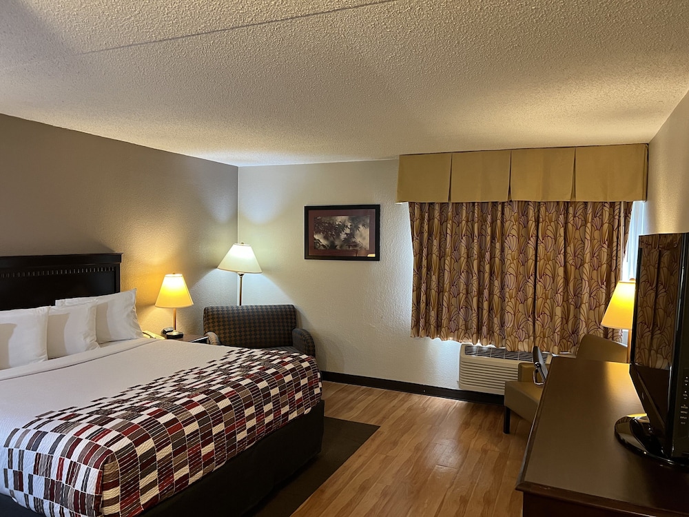 Red Roof Inn & Suites Mt Holly McGuire AFB - photo 21