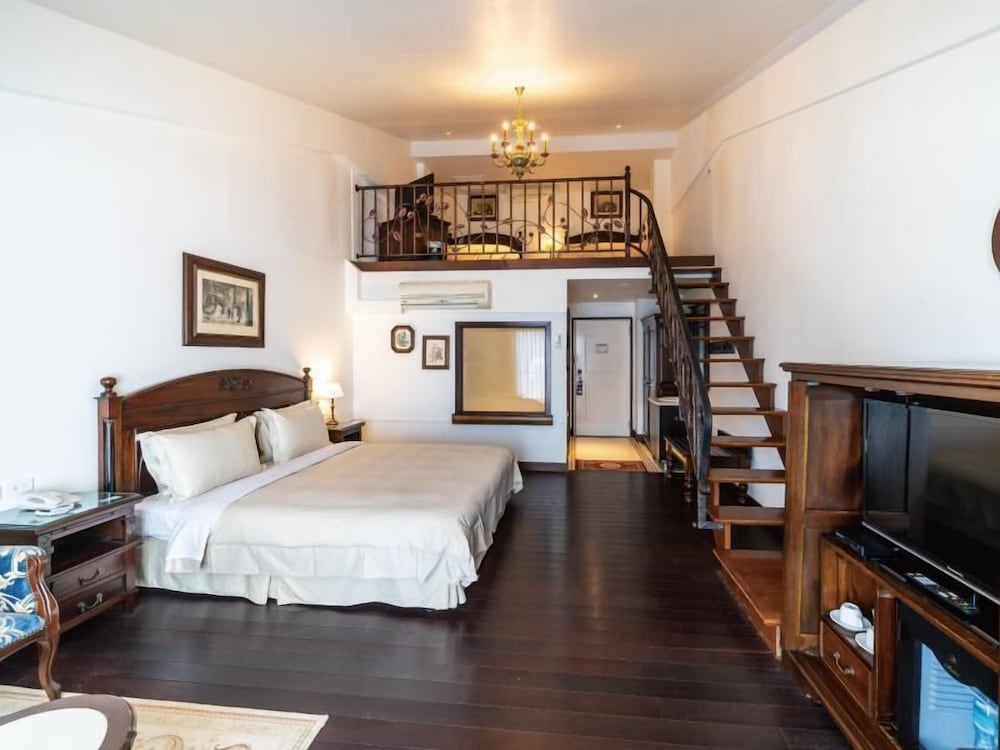 Shangrila Boutique Hotel — hotel in Yilan