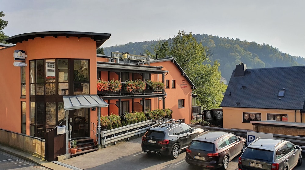 Hotel Elbpromenade - carbon neutral hotel in Bad Schandau