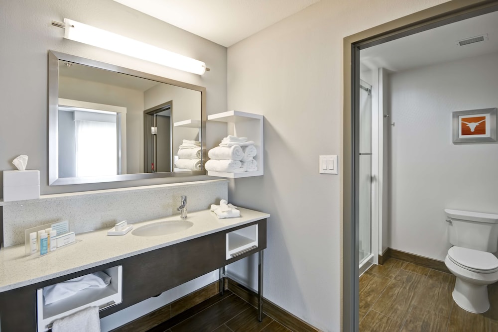 Hampton Inn Kyle - photo 19