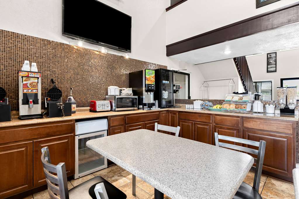 Super 8 by Wyndham Goodyear Phoenix Area - photo 17