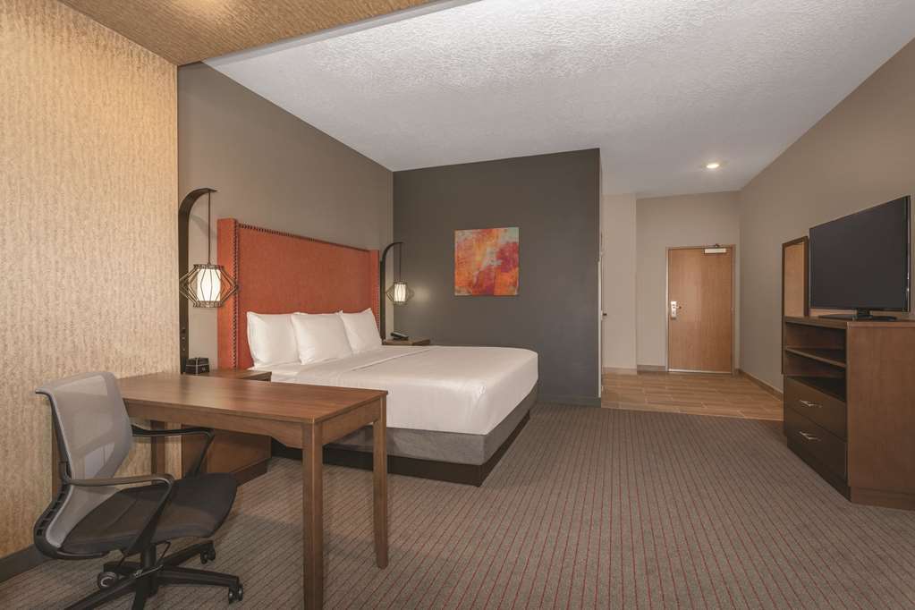 La Quinta Inn & Suites by Wyndham South Jordan - photo 15