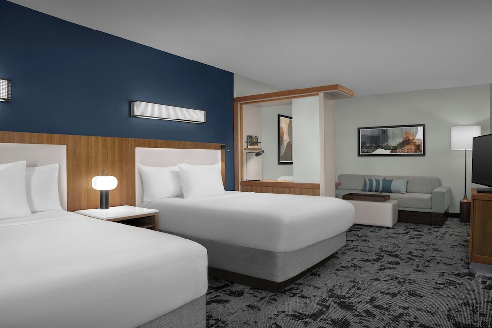SpringHill Suites Savannah Downtown Historic District - photo 9
