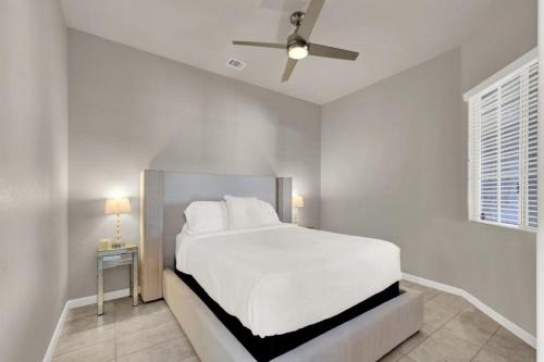 Lux 3BR Oasis Near Strip with Heated Pool and Jacuzzi