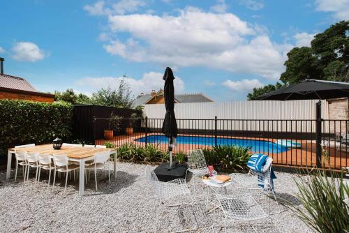 'Mortimer Gardens' Country Charm in the Heart of Mudgee — 4-Star Luxury Hotel in Mudgee, Australia