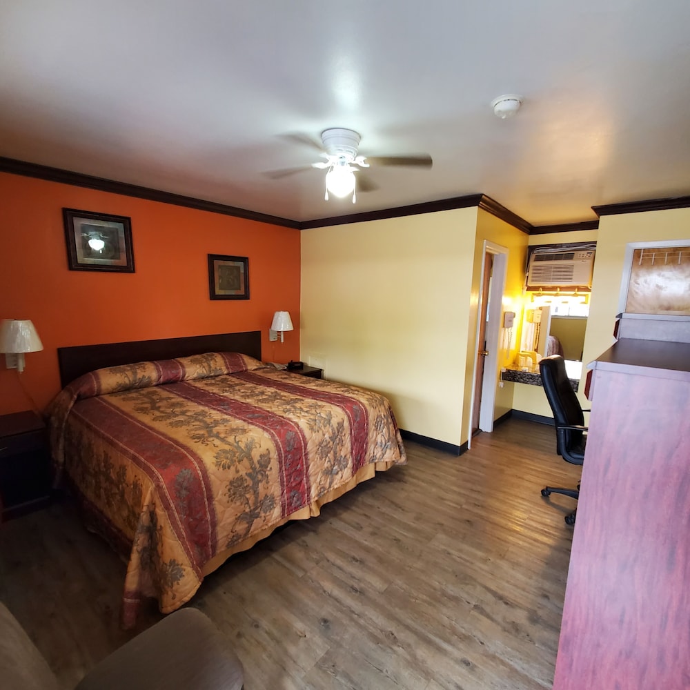 Vanguard Motel - photo 6