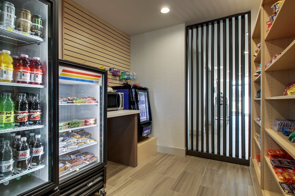 Holiday Inn Express & Suites Mount Vernon by IHG - photo 44