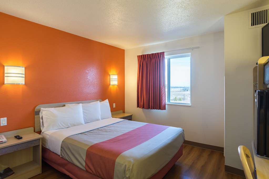 Motel 6 Dale IN - photo 19