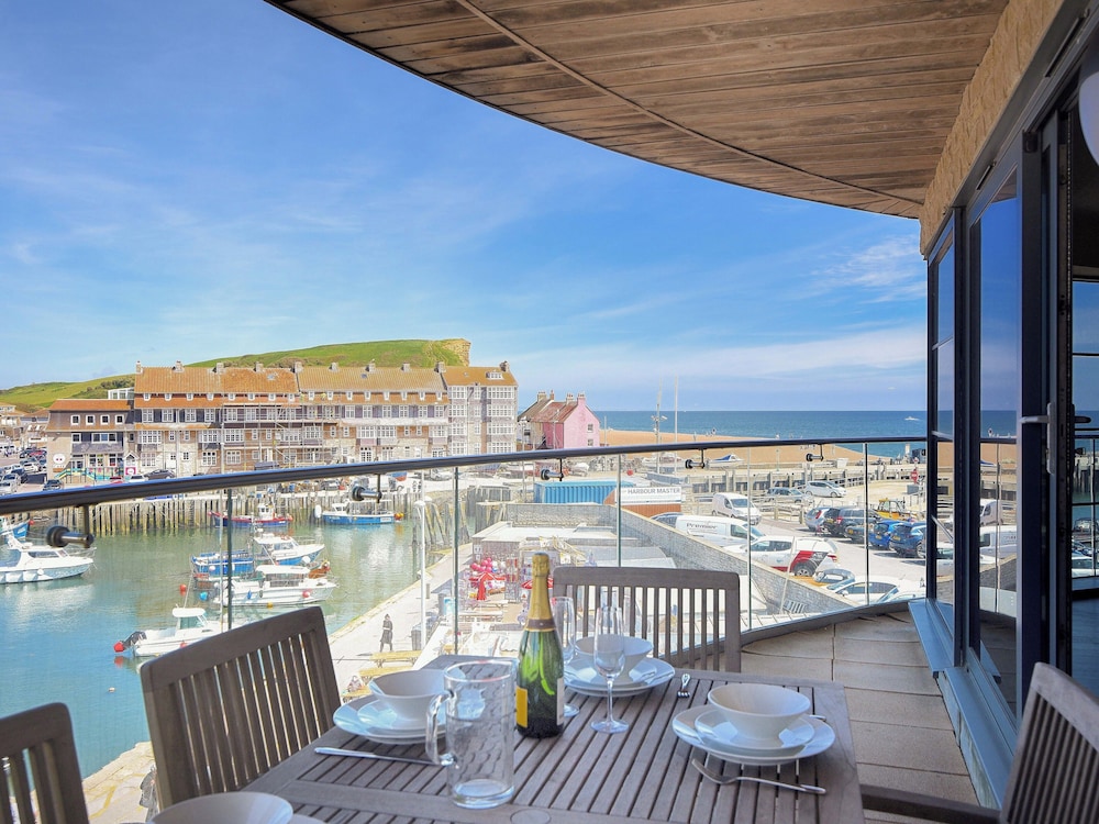 Venezuela — 4-Star Luxury Hotel in Bridport, United Kingdom