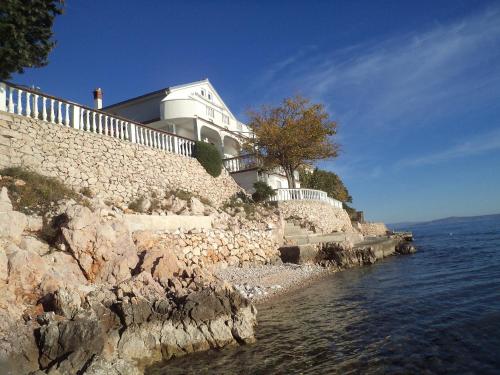 Studio in Baric Draga I — 4-Star Luxury Hotel in Karlobag, Croatia