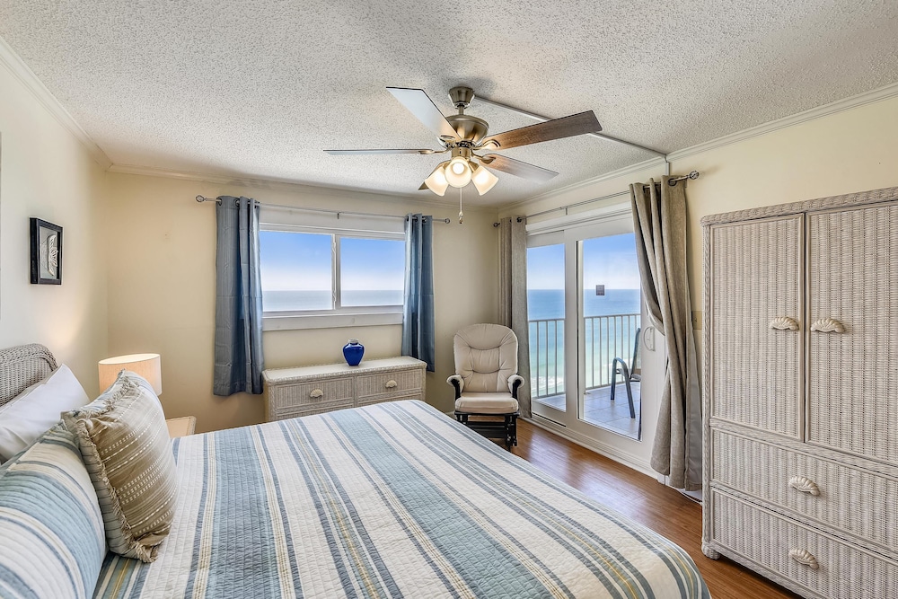 Regency Towers by Book That Condo - photo 10