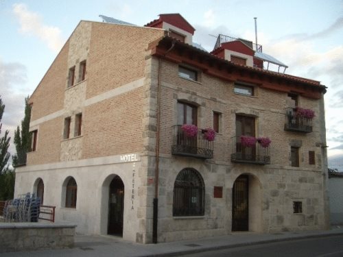 Hotel Puerta del Arco — hotel in Tudela De Duero