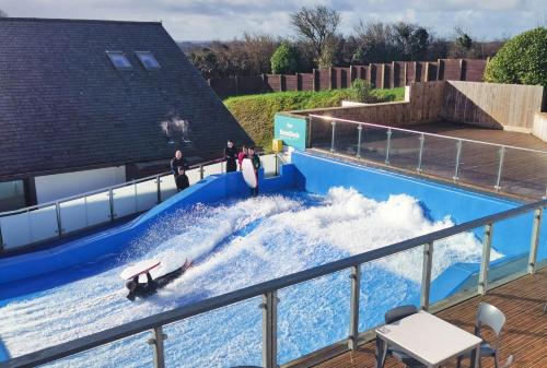 Holiday lodge on site watersports Retallack Resort in Saint Columb Major, United Kingdom