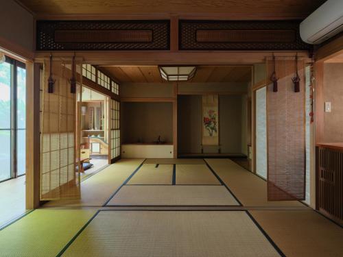 千年邸 — 4-Star Luxury Hotel in Tokyo, Japan