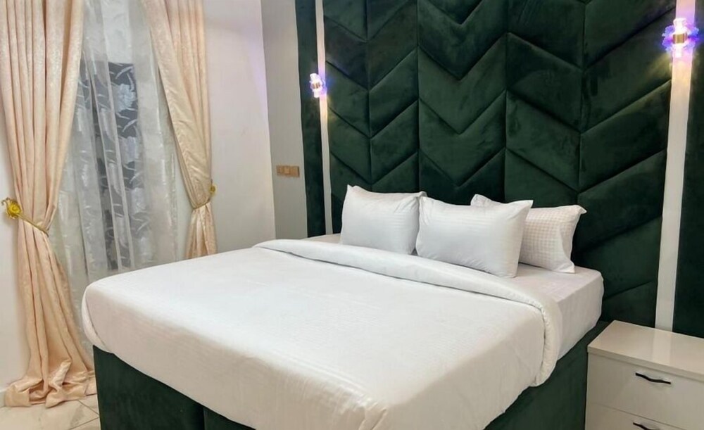 Fina Shortlet Apartment — 5-Star Luxury Hotel in Abuja, Nigeria