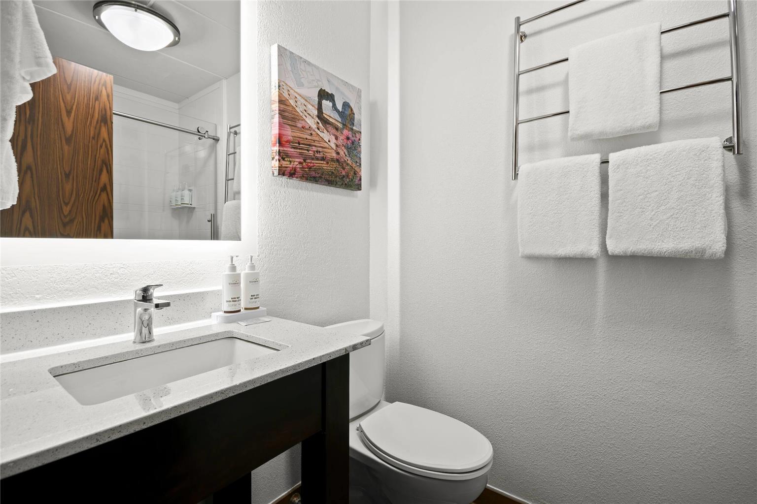 La Quinta Inn & Suites by Wyndham Sturbridge - photo 36