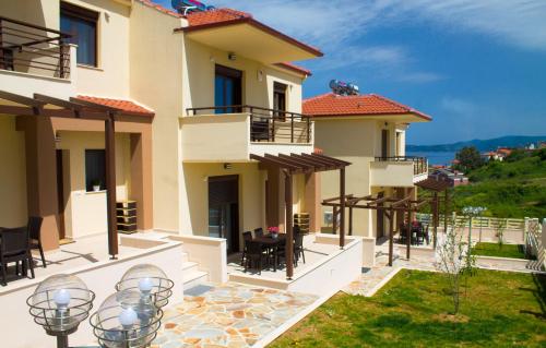 Ianthi Maisonettes — hotel in Nea Roda