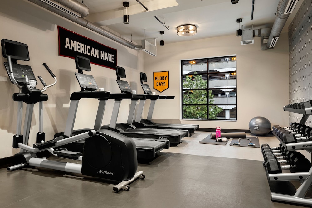 Moxy Omaha Downtown - photo 23