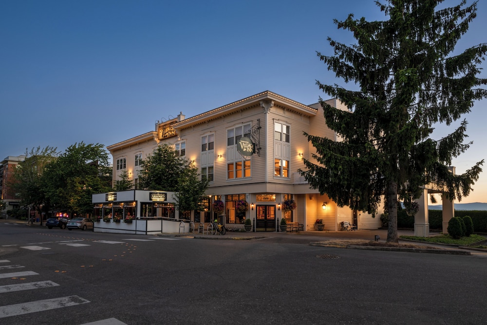 Fairhaven Village Inn - featured photo