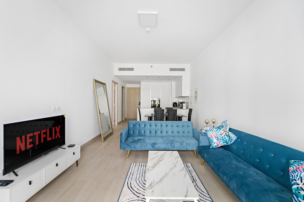 Mira Holiday Homes Luxury and cosy 1 bedroom in JVC — 4-Star Luxury Hotel in Dubai, United Arab Emirates