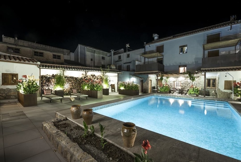 Manuel de La Capilla — hotel in Cambil