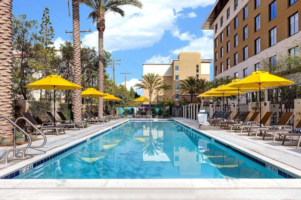 Home2Suites by Hilton Anaheim Resort - photo 31