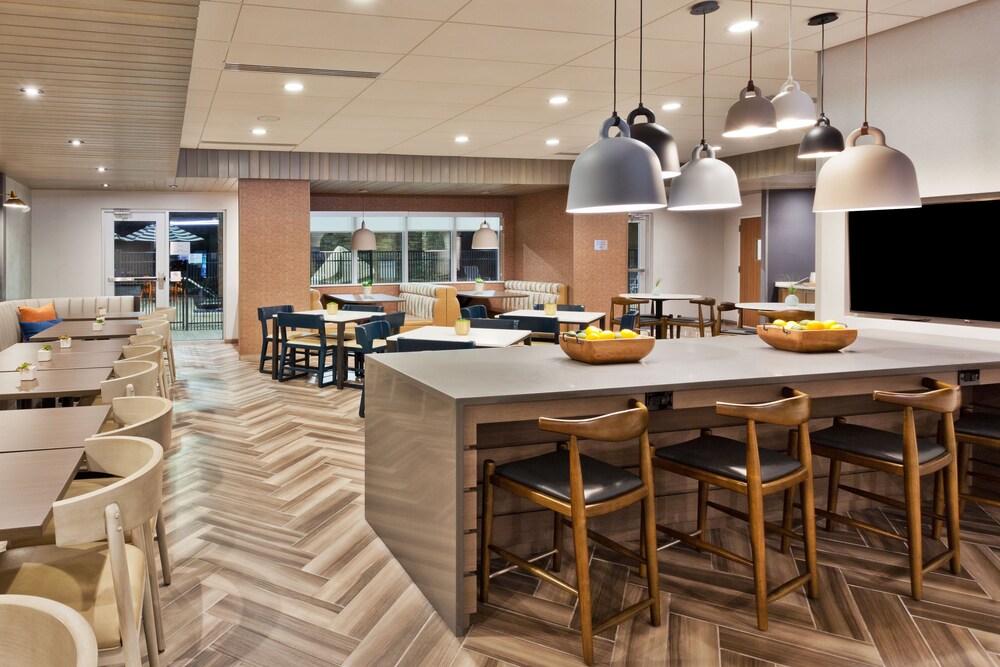 Fairfield Inn & Suites by Marriott Birmingham Colonnade - photo 24