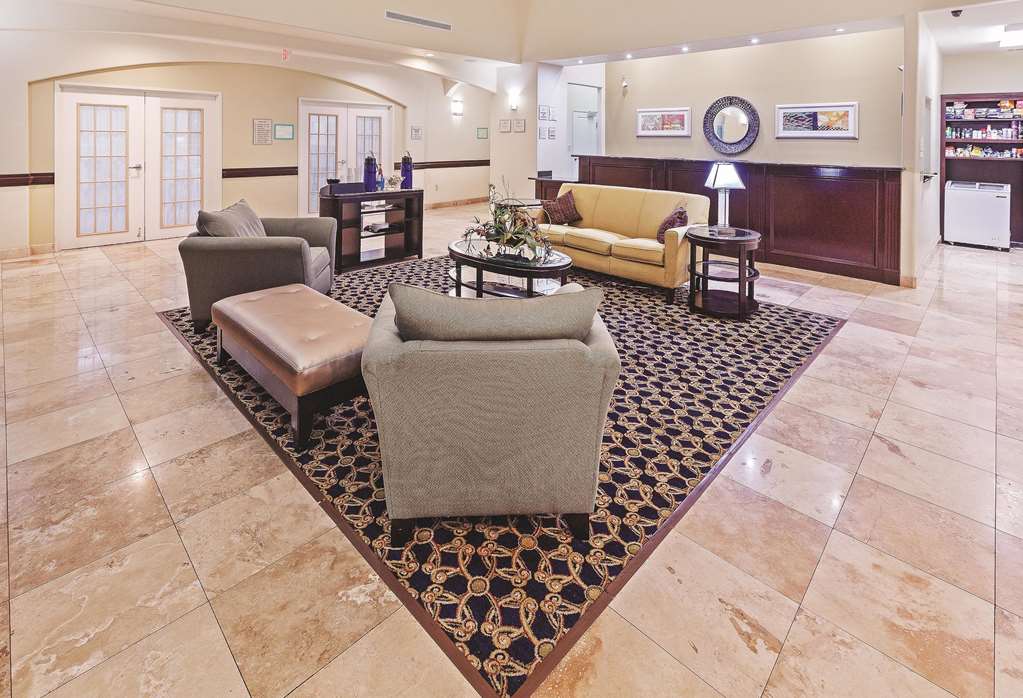 La Quinta Inn & Suites by Wyndham Alvin - photo 5