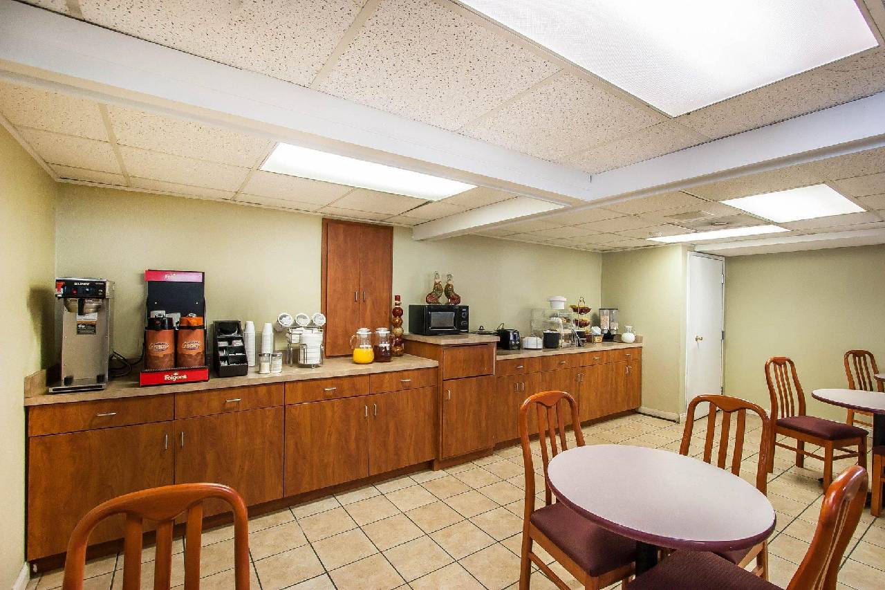 Rodeway Inn Effingham - photo 14