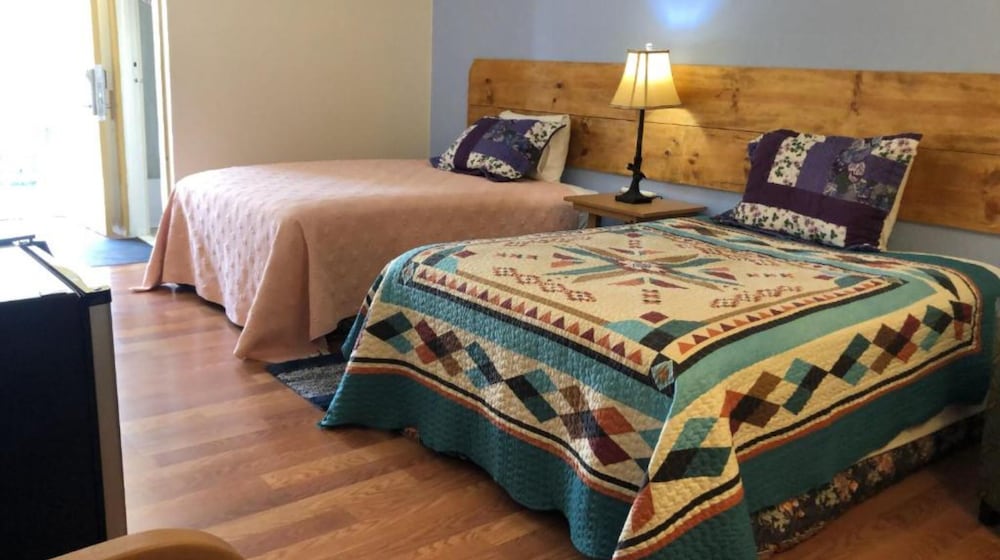 Lake Country Inn - photo 7