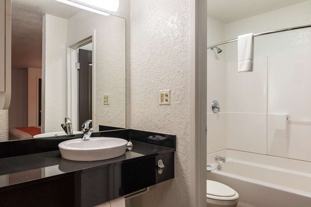 Motel 6 Uvalde TX - photo 32