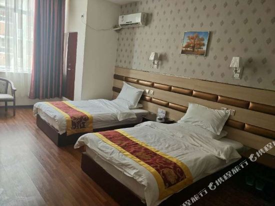 Junyuran Hotel — hotel in Luntai
