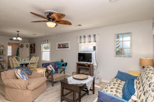 Blu By U by Oak Island Accommodations - photo 28