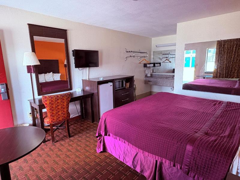 Royal Regency Inn - photo 10