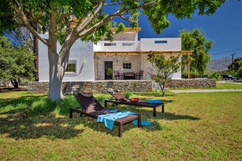 Villa Komorebi Detached 3 Bedroom Grand Estate 2500m2 Private Garden Walk to Beach & Town — 4-Star Luxury Hotel in Ierapetra, Greece