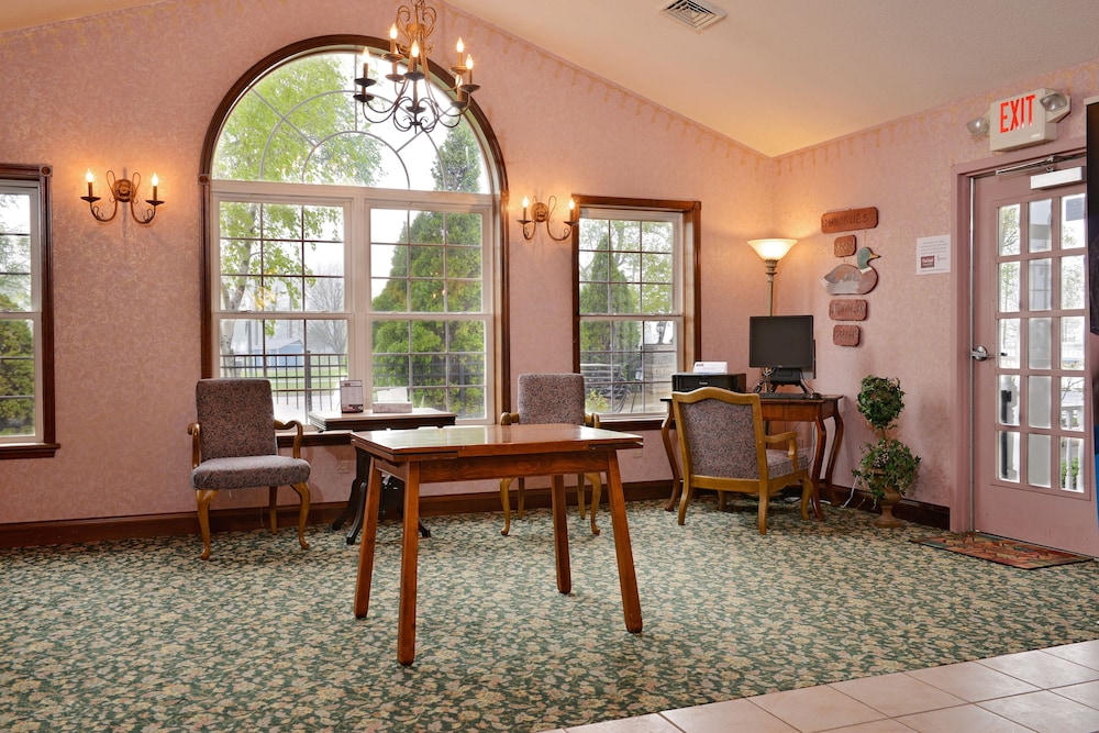 OurGuest Inn and Suites Downtown - photo 18