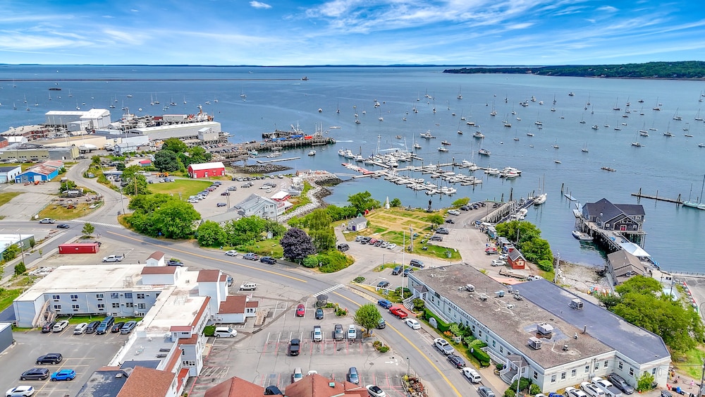 Harborline Hotel in Rockland, United States